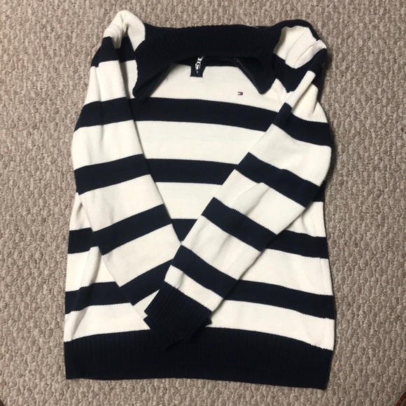 Tommy Hilfiger Other - Tommy Hilfiger CrewNeck